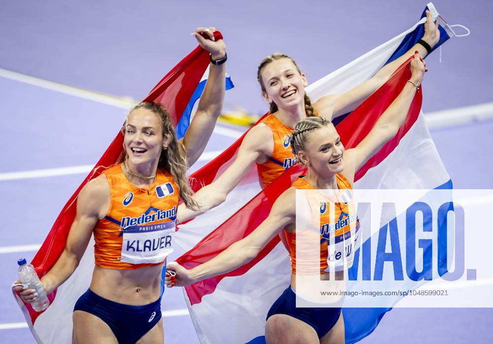 PARIS - Lieke Klaver, Cathelijn Peeters, Lisanne de Witte and Femke Bol react after winning the silver medal in the 4 x 400m relay (w) of athletics during the Olympic Games, Olympische Spiele, Olympia, OS ANP ROBIN VAN LONKHUIJSEN ANPxSportx IVx 505721030 originalFilename: 505721030