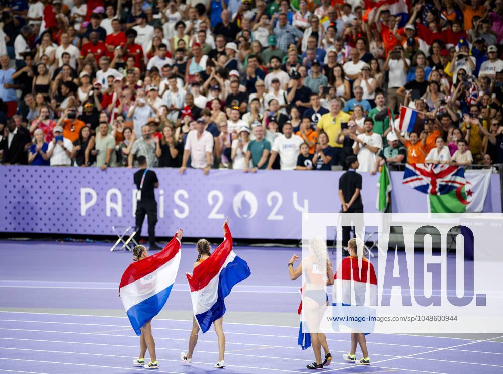PARIS - Lieke Klaver, Cathelijn Peeters, Lisanne de Witte and Femke Bol react after winning the silver medal in the 4 x 400m relay (w) of athletics during the Olympic Games, Olympische Spiele, Olympia, OS ANP ROBIN VAN LONKHUIJSEN ANPxSportx IVx 505721889 originalFilename: 505721889