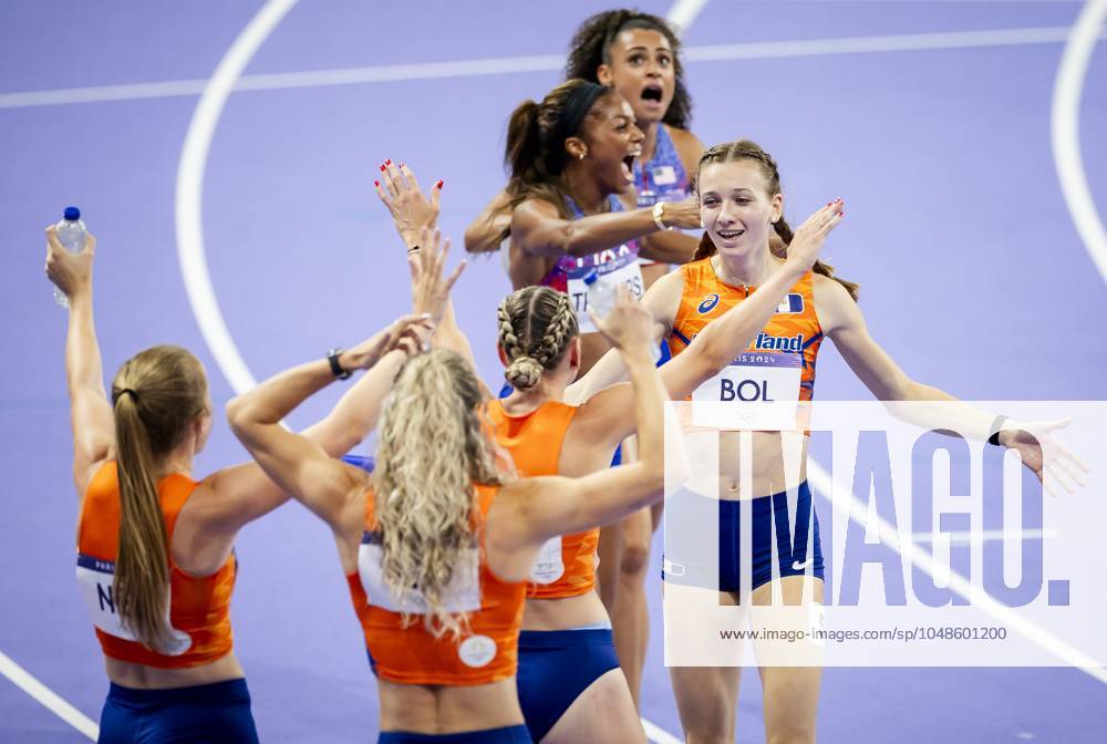 PARIS - Lieke Klaver, Cathelijn Peeters, Lisanne de Witte and Femke Bol react after winning the silver medal in the 4 x 400m relay (w) of athletics during the Olympic Games, Olympische Spiele, Olympia, OS ANP ROBIN VAN LONKHUIJSEN ANPxSportx IVx 505722457 originalFilename: 505722457