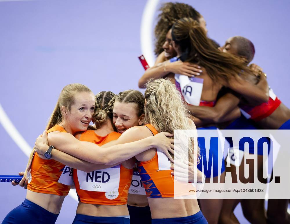 PARIS - Lieke Klaver, Cathelijn Peeters, Lisanne de Witte and Femke Bol react after winning the silver medal in the 4 x 400m relay (w) of athletics during the Olympic Games, Olympische Spiele, Olympia, OS ANP ROBIN VAN LONKHUIJSEN ANPxSportx IVx 505722480 originalFilename: 505722480