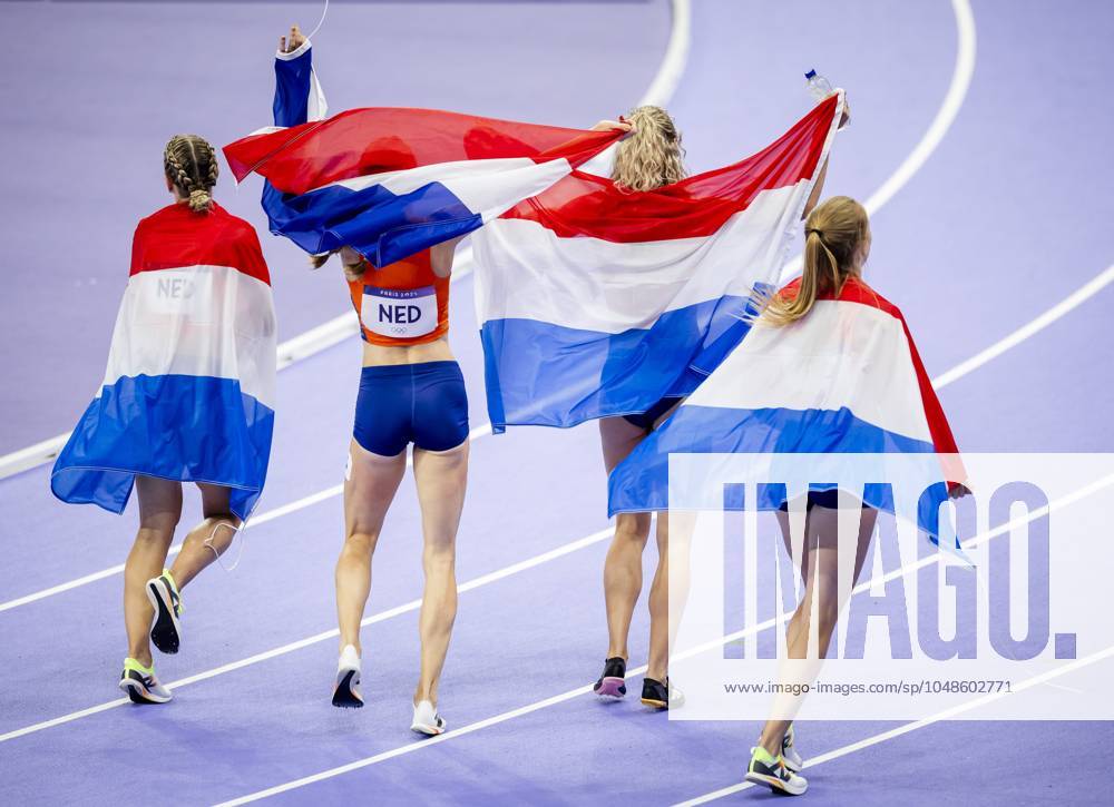 PARIS - Lieke Klaver, Cathelijn Peeters, Lisanne de Witte and Femke Bol react after winning the silver medal in the 4 x 400m relay (w) of athletics during the Olympic Games, Olympische Spiele, Olympia, OS ANP ROBIN VAN LONKHUIJSEN ANPxSportx IVx 505723833 originalFilename: 505723833