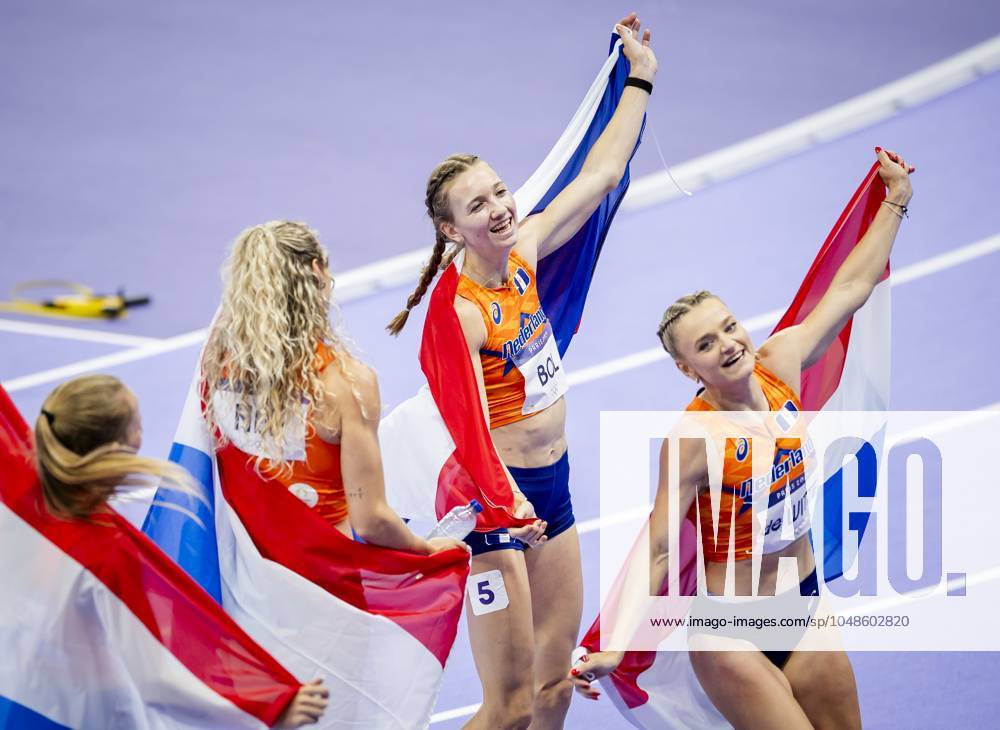 PARIS - Lieke Klaver, Cathelijn Peeters, Lisanne de Witte and Femke Bol react after winning the silver medal in the 4 x 400m relay (w) of athletics during the Olympic Games, Olympische Spiele, Olympia, OS ANP ROBIN VAN LONKHUIJSEN ANPxSportx IVx 505723849 originalFilename: 505723849