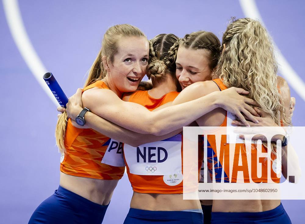 PARIS - Lieke Klaver, Cathelijn Peeters, Lisanne de Witte and Femke Bol react after winning the silver medal in the 4 x 400m relay (w) of athletics during the Olympic Games, Olympische Spiele, Olympia, OS ANP ROBIN VAN LONKHUIJSEN ANPxSportx IVx 505723863 originalFilename: 505723863