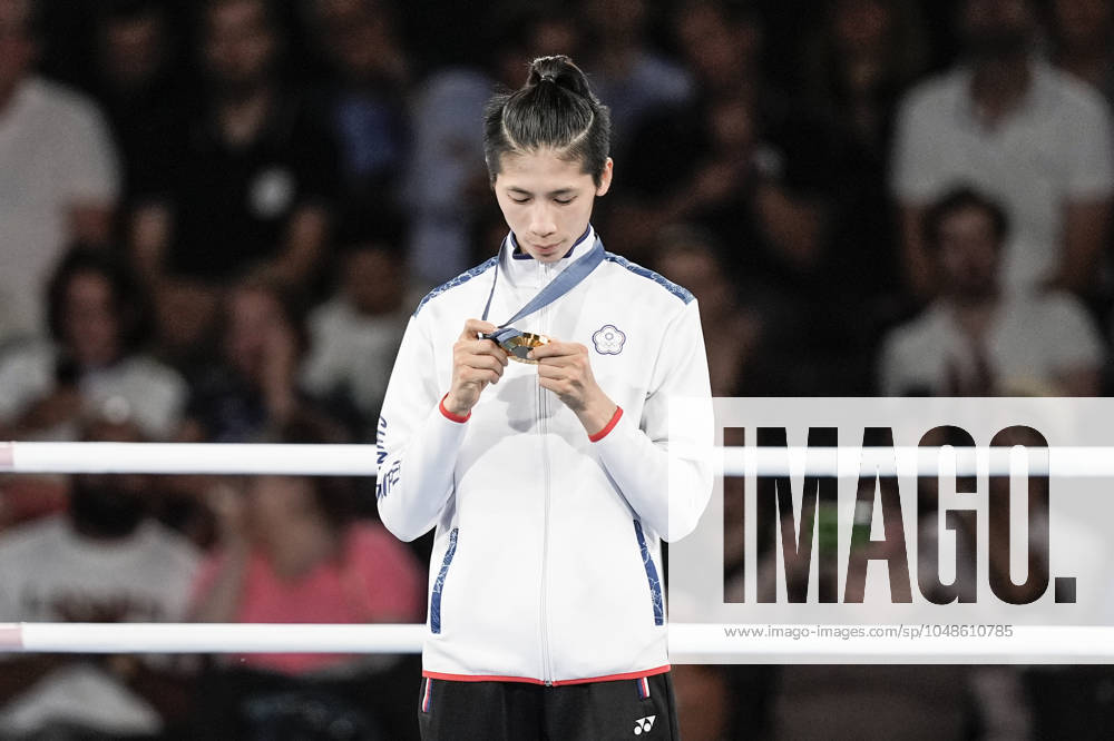 Gold Medallist Yu Ting Lin of Chinese Taipei poses after Women s 57kg - Final of the Boxing on Roland-Garros Stadium during the Paris 2024 Olympics Games on August 10, 2024 in Paris, France. Paris FRANCE - ZUMAa181 20240810_zaa_a181_531