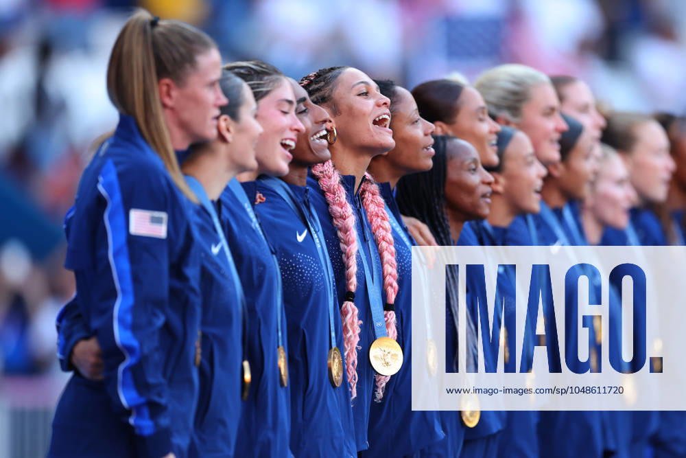 United States of America team group, Mannschaftsbild, Totale (USA), AUGUST 10, 2024 - Football Soccer : Women s Medal Ceremony during the Paris 2024 Olympic Games, Olympische Spiele, Olympia, OS at Parc des Princes in Paris, France. Noxthirdxpartyxsales (262918617)