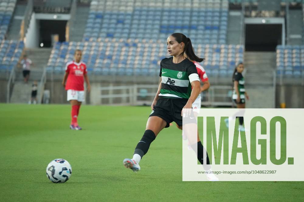 Brenda Perez of Sporting Clube de Portugal in action during the Algarve Trophy Women football match between Lisboa e Benfica and Sporting Clube de Portugal at Algarve Stadium.