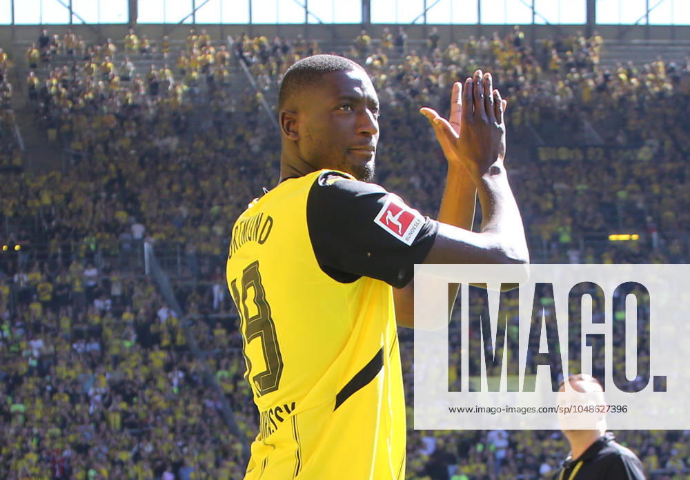 Fussball 1.Bundesliga, Borussia Dortmund - Saisoneröffnung und Mannschaftsvorstellung 2024 2025, v.l. Serhou Guirassy (Borussia Dortmund) Dortmund