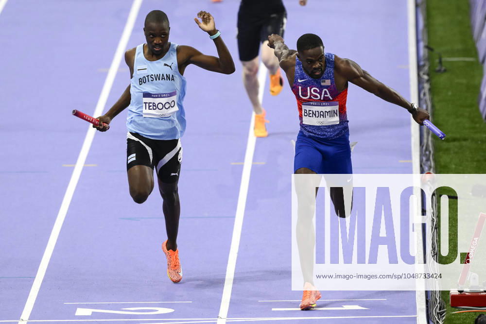 Letsile Tebogo of Botswana and Rai Benjamin of United States of America compete in the men s 4x400m relay final during the Paris 2024 Olympic Games, Olympische Spiele, Olympia, OS at Stade de France in Paris (France), August 10, 2024. Team United States of America placed first winning the gold medal, team Botswana placed second winning the silver medal.