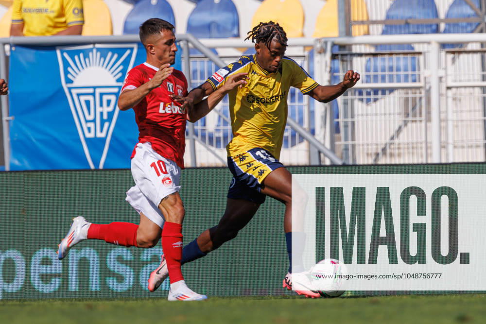 Ricardinho, Fabricio Garcia during Liga Portugal game between teams of GD Estoril Praia and CD Santa Clara at Estadio Antonio Coimbra da Mota (Maciej Rogowski) Estoril Estadio Antonio Coimbra Da Mota Portugal