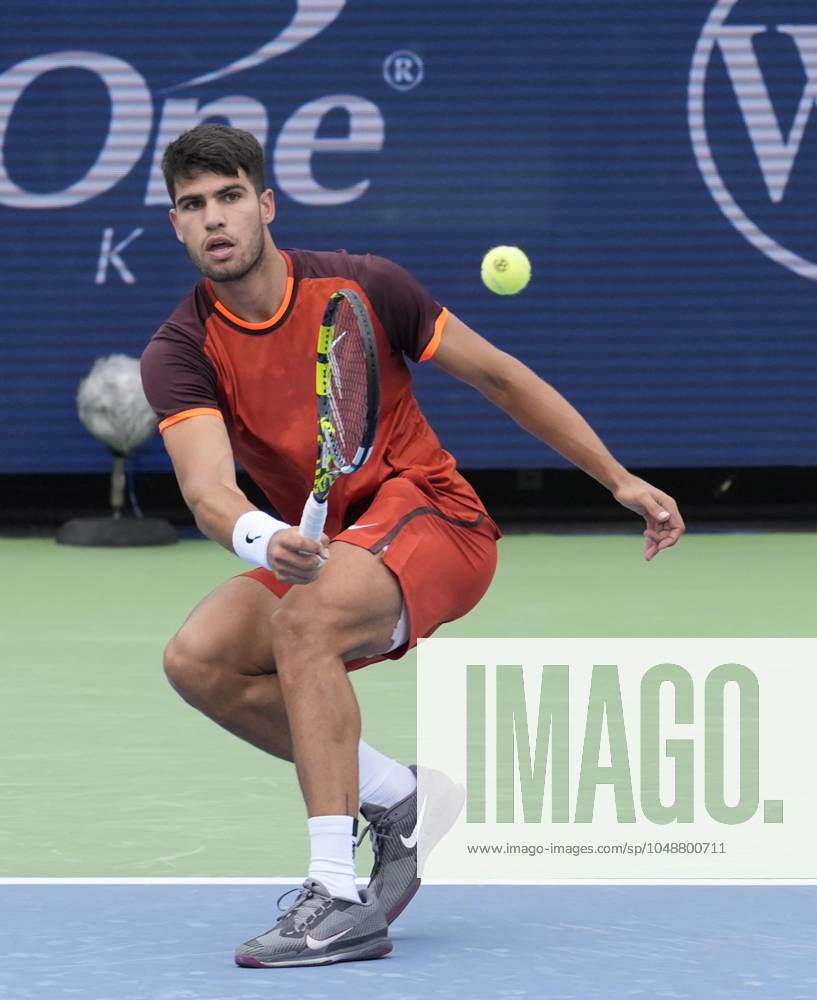 Carlos Alcaraz (ESP) loses to Gael Monfils (FRA) 4-6, 7-6, 6-4, at the Cincinnati Open being played at Lindner Family Tennis Center in Mason, Ohio, {USA} Â Tennisclix Cal Media Mason USA - ZUMAc04_ 20240816_zma_c04_044