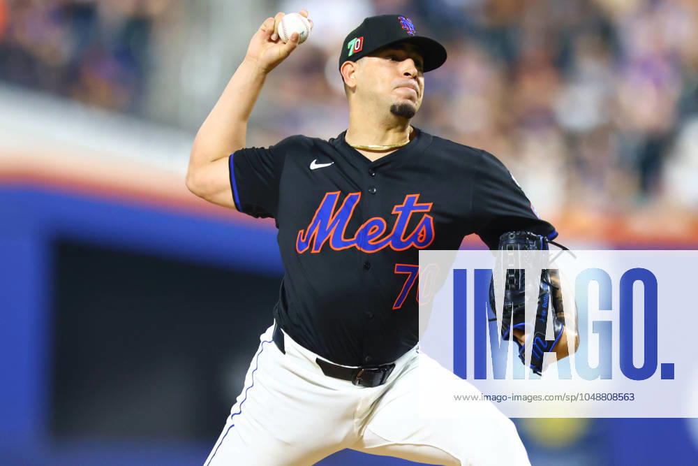 MLB, Baseball Herren, USA Miami Marlins Vs New York Mets New York Mets relief pitcher Jose Butto 70 is throwing during the eighth inning of the baseball game against the Miami Marlins at Citi Field in Corona, N.Y., on August 16, 2024. New York City N.Y. United States