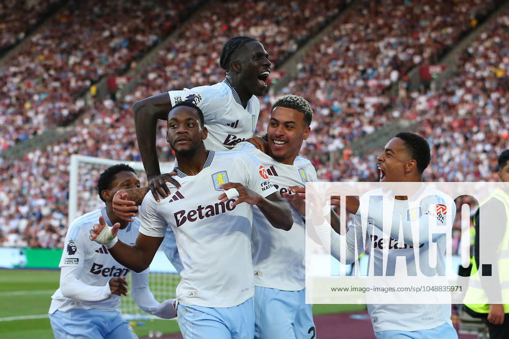 17th August 2024; London Stadium, London, England; Premier League Football, West Ham United versus Aston Villa; Jhon Duran of Aston Villa celebrates his goal in the 79th minute for 1-2. ActionPlus12682608 KatiexChan