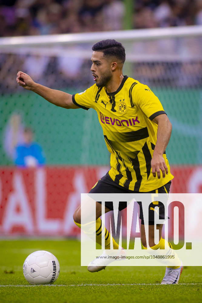 Yan Couto (Nr. 2, Borussia Dortmund). 1. FC Phönix Lübeck vs Borussia Dortmund, Fussball, DFB-Pokal, 1. Runde, 17.08.24 Hamburg Schleswig-Holstein Germany