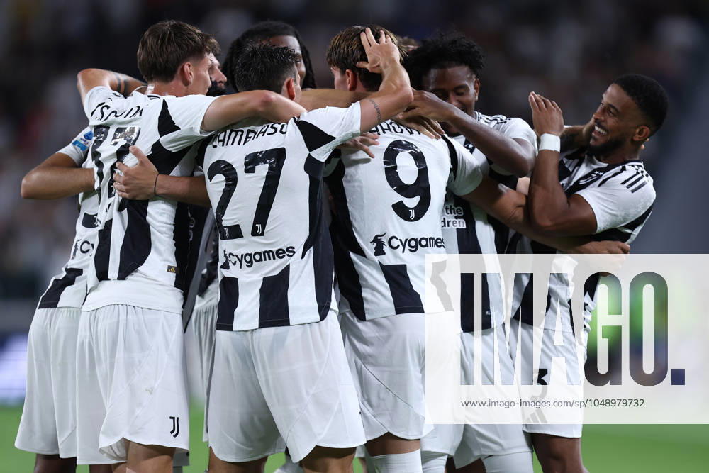 Juventus Fc - Como Players of Juventus Fc celebrate after scoring a goal during during the Serie A match beetween Juventus Fc and Como at Allianz Stadium on August 19, 2024 in Turin, Italy . Torino Allianz Stadium Italy