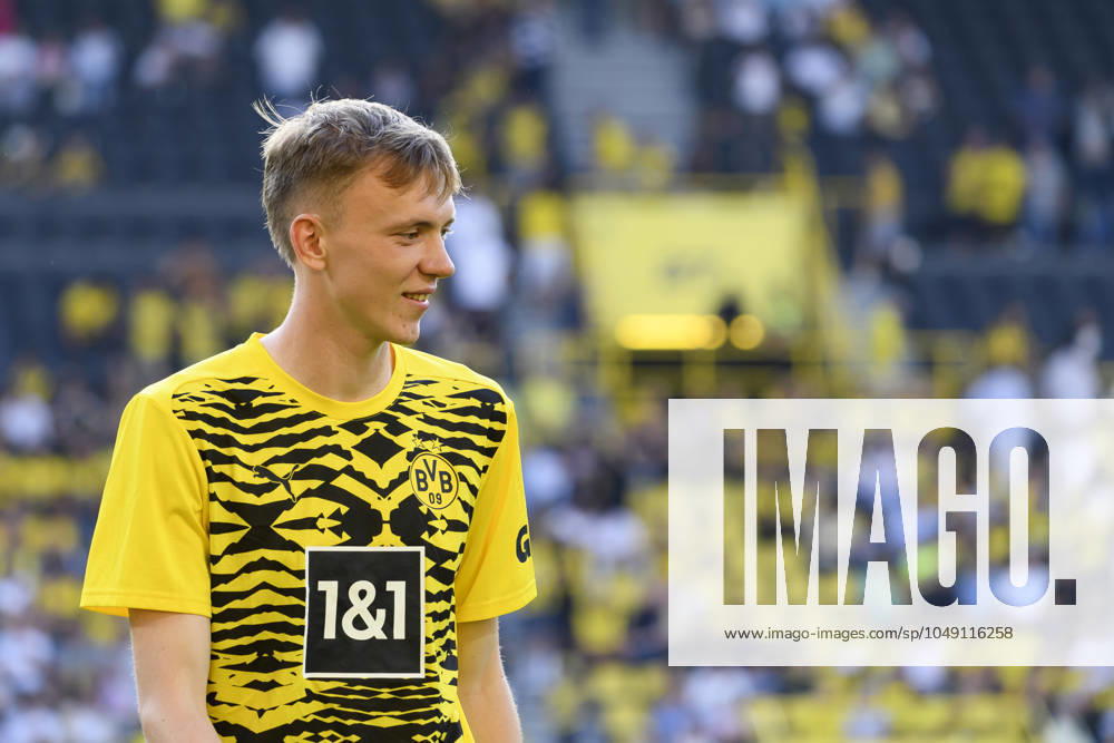 Maximilian Beier (Borussia Dortmund) looks on during the Bundesliga match between Borussia Dortmund and Eintracht Frankfurt at SIGNAL IDUNA PARK on August 24, 2024 in Dortmund, Germany. (Photo by Max Maiwald DeFodi Images) Defodi-067_BVBSGE0240824_263