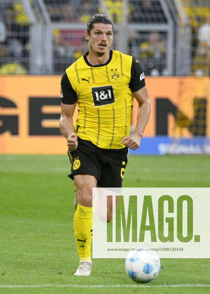 Signal Iduna Arena Dortmund 24.8.2024, 1. Fussball Bundesliga Saison 2024 25 1.Spieltag, Borussia Dortmund (BVB, gelb) vs Eintracht Frankfurt (SGE, weiss) 2:0 - Marcel Sabitzer (BVB)
