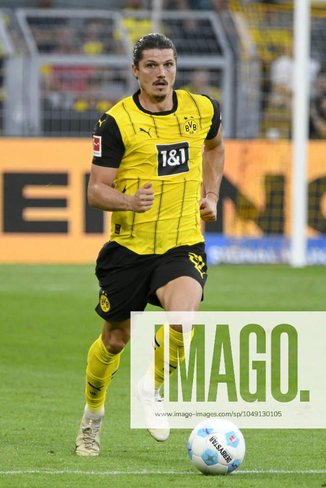 Signal Iduna Arena Dortmund 24.8.2024, 1. Fussball Bundesliga Saison 2024 25 1.Spieltag, Borussia Dortmund (BVB, gelb) vs Eintracht Frankfurt (SGE, weiss) 2:0 - Marcel Sabitzer (BVB)