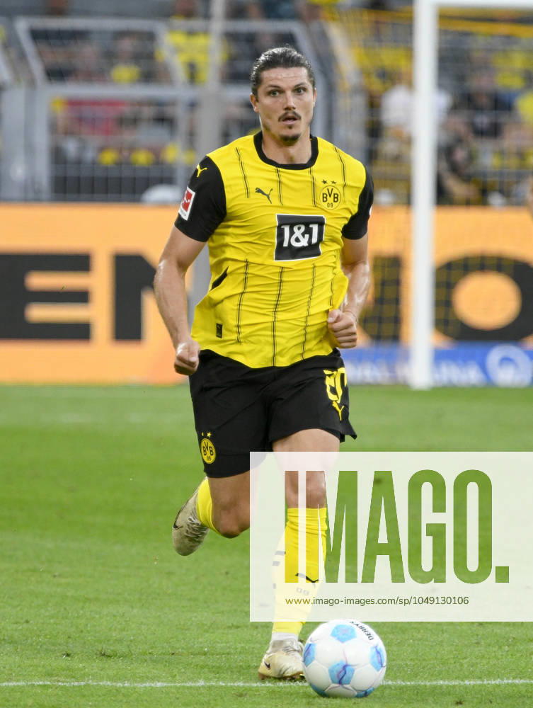 Signal Iduna Arena Dortmund 24.8.2024, 1. Fussball Bundesliga Saison 2024 25 1.Spieltag, Borussia Dortmund (BVB, gelb) vs Eintracht Frankfurt (SGE, weiss) 2:0 - Marcel Sabitzer (BVB)