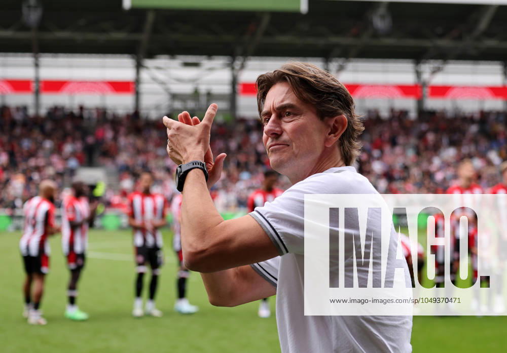 London, England, 31st August 2024. Brentford s head coach Thomas Frank during the Premier League match at Gtech Community Stadium, London. Picture credit should read: David Klein Sportimage . SPI-3288-0102