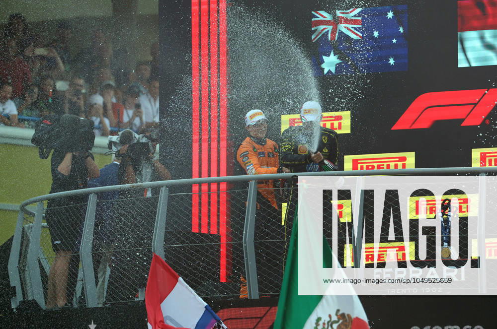 Motorsport FIA Formel 1, Großer Preis von Italien 2024, v.l. Oscar Piastri (McLaren) Startnummer 81 Charles Leclerc (Ferrari) Startnummer 16 Lando Norris (McLaren) Startnummer 04 auf dem Podium Monza