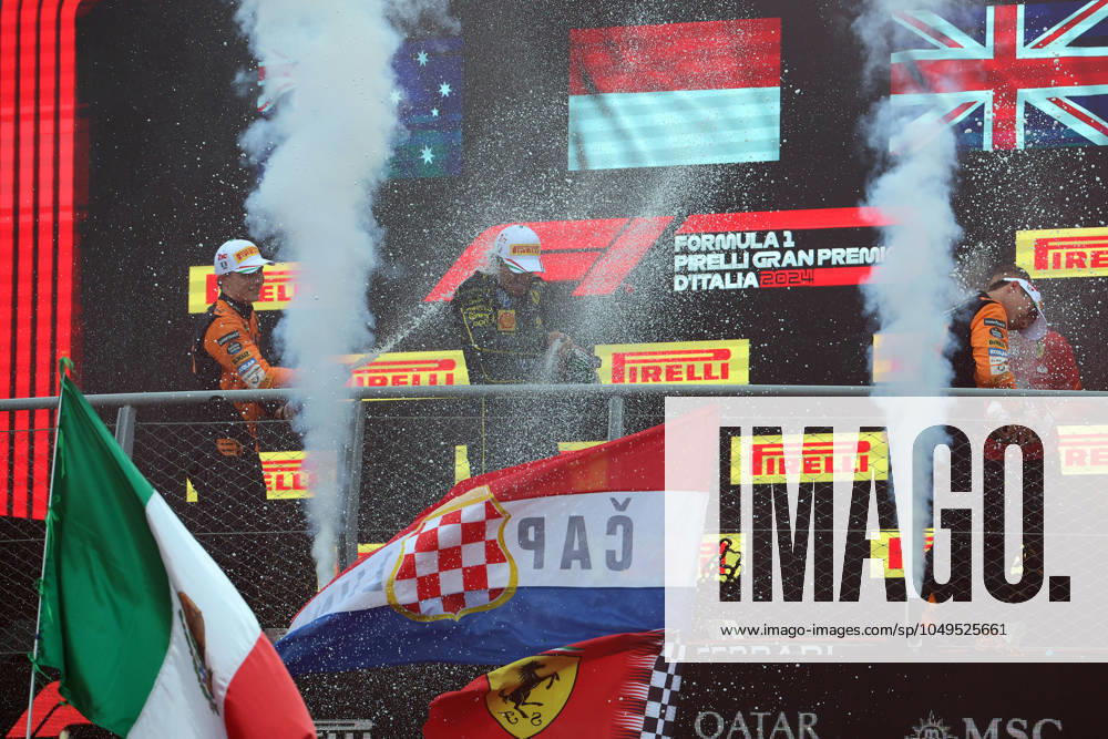 Motorsport FIA Formel 1, Großer Preis von Italien 2024, v.l. Oscar Piastri (McLaren) Startnummer 81 Charles Leclerc (Ferrari) Startnummer 16 Lando Norris (McLaren) Startnummer 04 auf dem Podium Monza