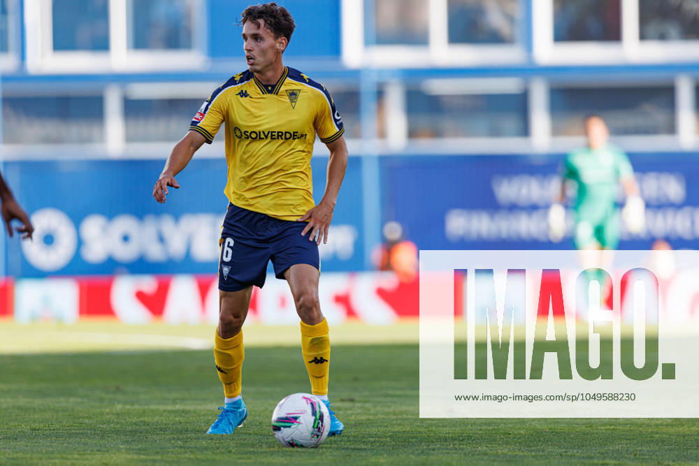Jandro Orellana seen in action during Liga Portugal game between teams of GD Estoril Praia and Gil Vicente FC at Estadio Antonio Coimbra da Mota Estoril Estadio Antonio Coimbra da Mota Portugal