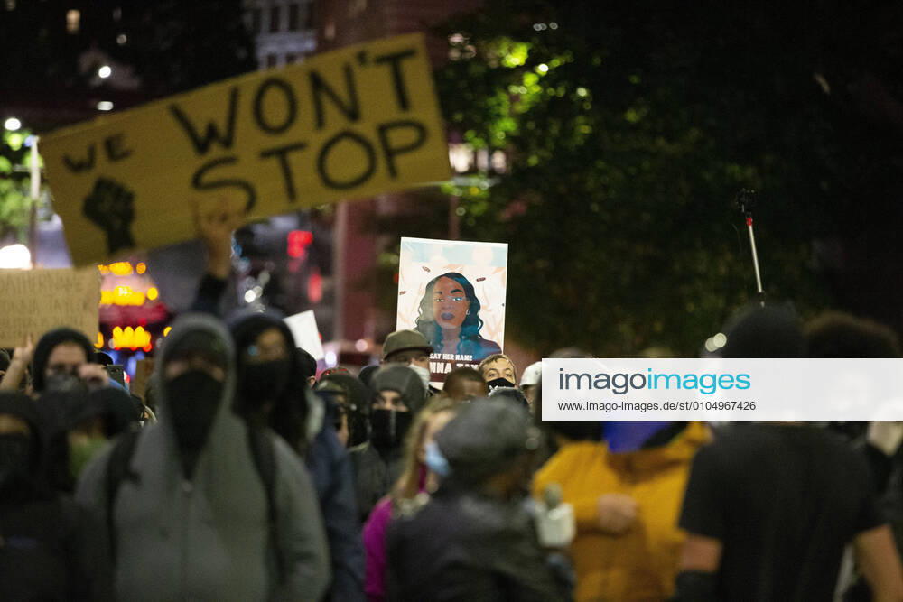 Protesters march in remembrance of Breonna Taylor in Seattle, Washington, September 23, 2020. Today, police officers in Louisville who shot and killed Taylor last March during a no-knock warrant, were not indicted by a grand jury. Seattle, Wa United States - ZUMAd108 20200923_znp_d108_012
