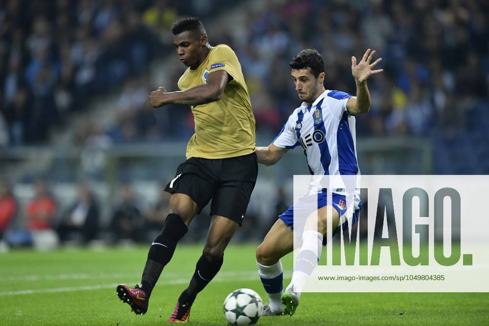 FC Porto v Club Brugge - UEFA Champions League PORTO, PORTUGAL - NOVEMBER 2 : Moraes Ferreira Da Silva Wesley forward of Club Brugge missing an opportunity in front of Ivan Marcano of FC Porto during the Champions League Group H stage match of FC Porto against Club Brugge at the Estadio do Dragao on November 02, 2016 in Porto, Portugal, 2 11 2016 Porto Portugal