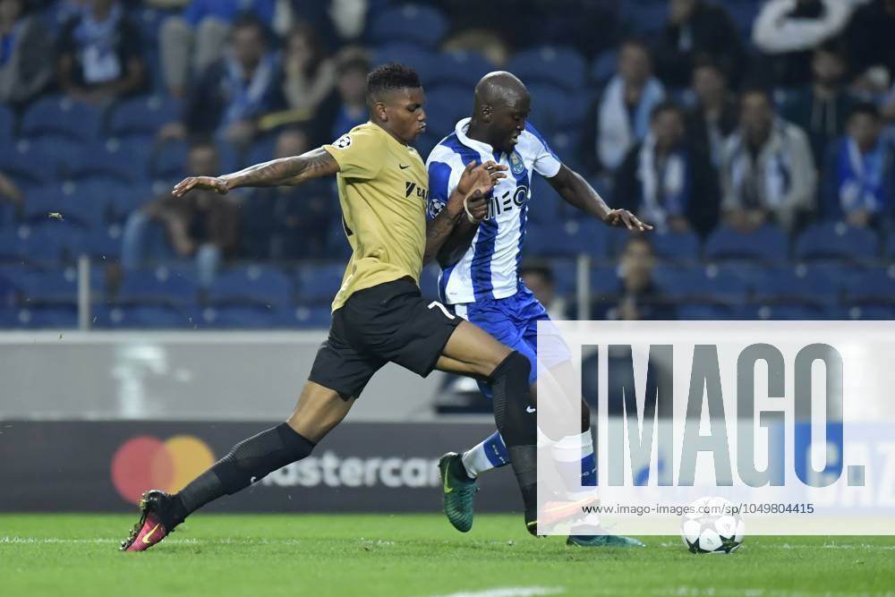 FC Porto v Club Brugge - UEFA Champions League PORTO, PORTUGAL - NOVEMBER 2 : Danilo of FC Porto is challenged by Moraes Ferreira Da Silva Wesley forward of Club Brugge during the Champions League Group H stage match of FC Porto against Club Brugge at the Estadio do Dragao on November 02, 2016 in Porto, Portugal, 2 11 2016 Porto Portugal