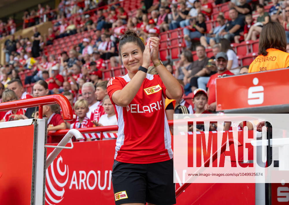 Fußball, Frauen, Testspiel, Saison 2024 2025, 1. FC Union Berlin - SV Werder Bremen, Anouk Blaschka (1. Frauen 1. FC Union) bei der Teamvorstellung, 03.08. 2024,