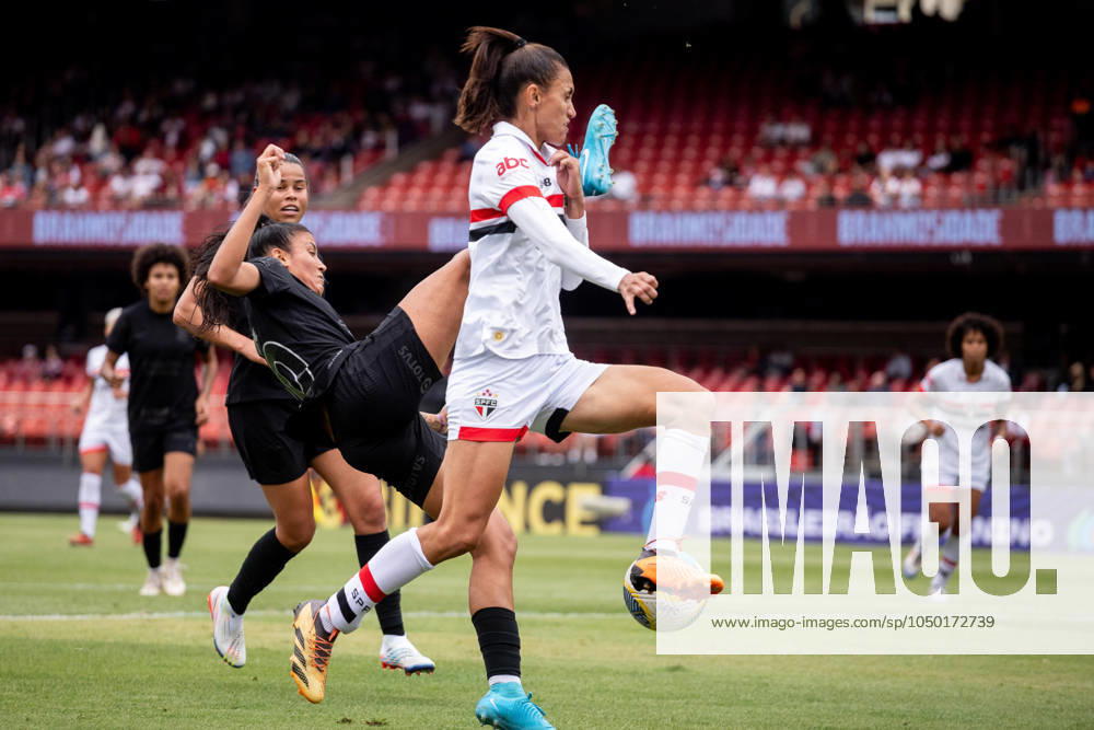 São Paulo x Corinthians Feminino SÃO PAULO, SP - 15.09.2024: SÃO PAULO X CORINTHIANS FEMININO - Jaqueline (Corinthians) and Ana Alice (São Paulo) during the first match of the final between São Paulo and Corinthians for the Brazilian Women& 39;s Football Championship, which takes place this Sunday morning (15) at the MorumBis Stadium in São Paulo, SP. (Photo: Rodilei Morais Fotoarena) x2612955x RodileixMorais