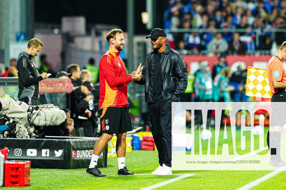 Aaron Danks (FC Bayern Muenchen, Co-Trainer), Vincent Kompany (FC Bayern Muenchen, Trainer) GER, Holstein Kiel vs. FC Bayern Muenchen, Fussball, Bundesliga, Spieltag 3, Saison 2024 25, 14.09.2024 DFL REGULATIONS PROHIBIT ANY USE OF PHOTOGRAPHS AS IMAGE SEQUENCES AND OR QUASI-VIDEO GER, Holstein Kiel vs. FC Bayern Muenchen, Fussball, Bundesliga, Spieltag 3, Saison 2024 25, 14.09.2024 Kiel