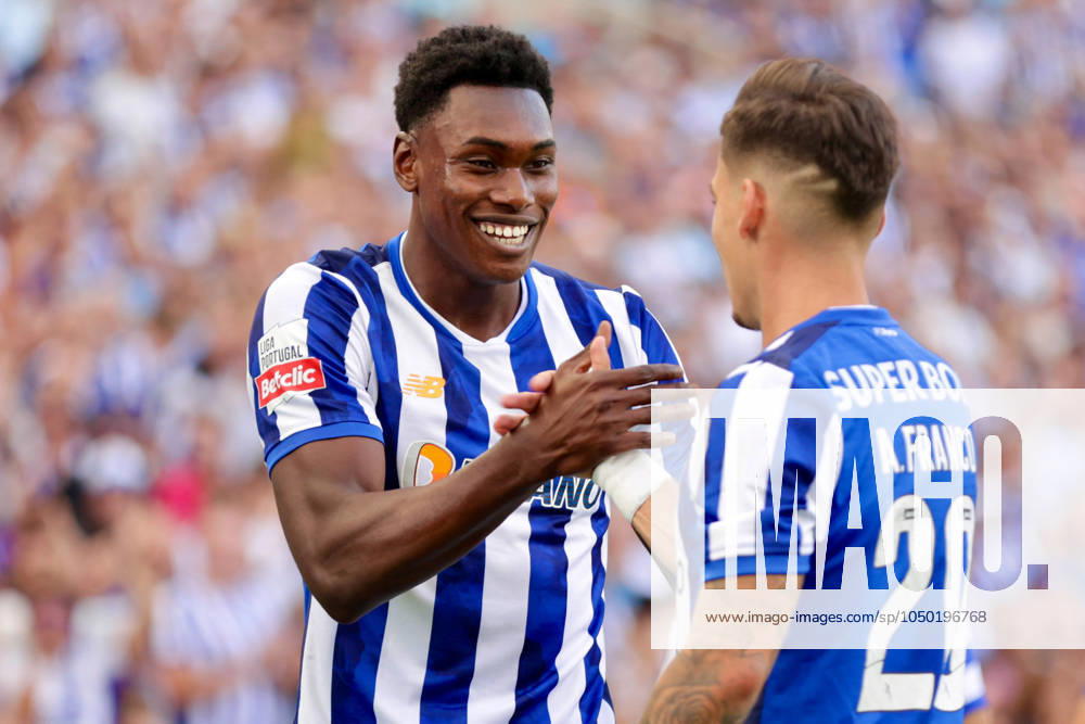 FC Porto v SC Farense - Liga Portugal Betclic in Porto, Portugal - 15 Sept 2024 Samu Omorodion (L) of FC Porto celebrates after scoring his team s second goal during the Liga Portugal Betclic match between FC Porto and SC Farense at Estadio do Dragao. Final Score : FC Porto 2 : 1 SC Farense Porto Portugal