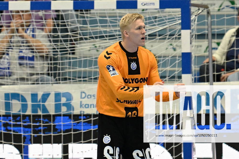 Bertram Obling (VfL Gummersbach 16) jubelt VfL Gummersbach vs. TBV Lemgo Lippe, Handball, Daikin 1. Bundesliga, 2. Spieltag, Spielzeit 2024-2025, Schwalbe Arena Gummersbach, 15,09.2024 VfL Gummersbach vs. TBV Lemgo Lippe, Handball, Daikin 1. Bundesliga, 2. Spieltag, Spielzeit 2024-2025, Schwalbe Arena Gummersbach, 15.09.2024 Gummersbach