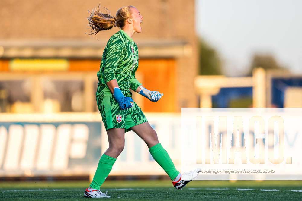 Helene Olsson of Norway after saving a penalty kick during a penalty shoot-out during the under 15 friendly match between Norway and Sweden on September 17, 2024 in Jessheim. Photo: Marius Simensen BILDBYRAN COP 238 bbeng dam football fotball fotboll jubel norge norway soccer sverige sweden treningskamp