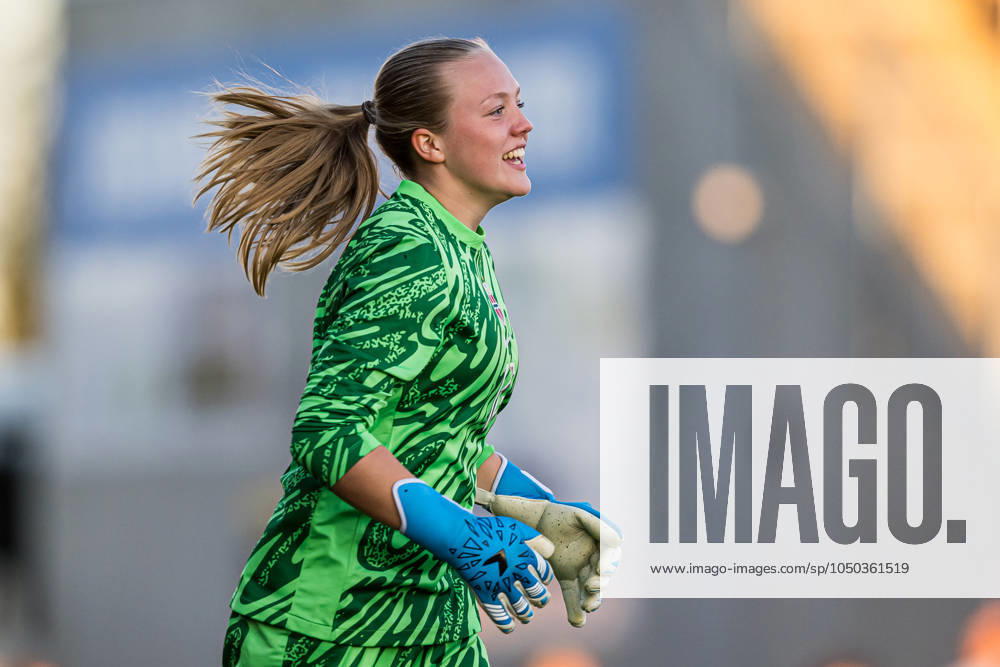 Helene Olsson of Norway after saving a penalty kick during a penalty shoot-out during the under 15 friendly match between Norway and Sweden on September 17, 2024 in Jessheim. Photo: Marius Simensen BILDBYRAN COP 238 bbeng dam football fotball fotboll jubel norge norway soccer sverige sweden treningskamp