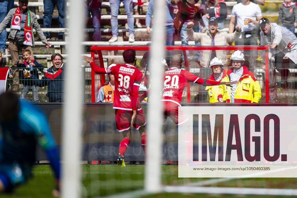 Royal Antwerp v RSC Anderlecht - Jupiler Pro League Play-Offs 1 ANTWERPEN, BELGIUM - MAY 12 : Didier Lamkel Ze forward of Antwerp celebrates after scoring the 1-1 during the Jupiler Pro League match between Royal Antwerp FC and RSC Anderlecht on May 12, 2019 in Antwerpen, Belgium, 12 05 2019 ( Photo Gregory Van Gansen Photonews ) Antwerpen Belgium
