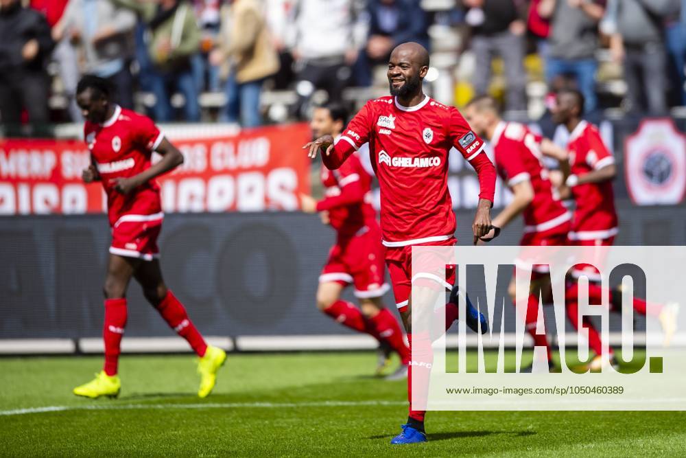 Royal Antwerp v RSC Anderlecht - Jupiler Pro League Play-Offs 1 ANTWERPEN, BELGIUM - MAY 12 : Didier Lamkel Ze forward of Antwerp celebrates after scoring the 1-1 during the Jupiler Pro League match between Royal Antwerp FC and RSC Anderlecht on May 12, 2019 in Antwerpen, Belgium, 12 05 2019 ( Photo Gregory Van Gansen Photonews ) Antwerpen Belgium