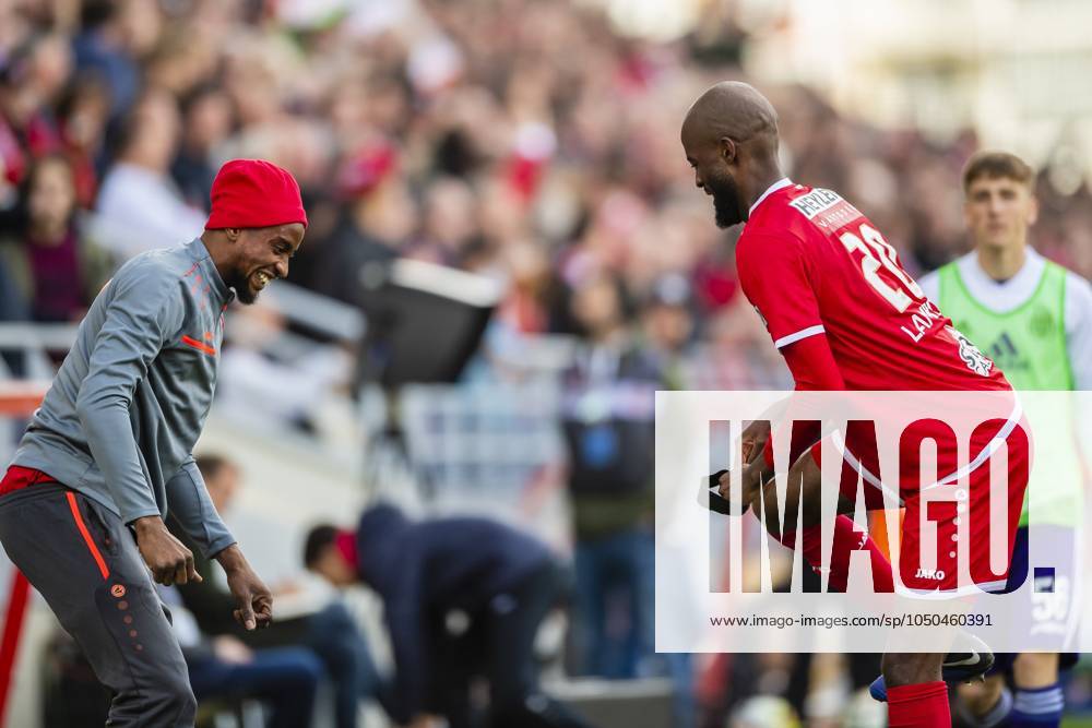 Royal Antwerp v RSC Anderlecht - Jupiler Pro League Play-Offs 1 ANTWERPEN, BELGIUM - MAY 12 : Didier Lamkel Ze forward of Antwerp celebrates after scoring the 1-1 during the Jupiler Pro League match between Royal Antwerp FC and RSC Anderlecht on May 12, 2019 in Antwerpen, Belgium, 12 05 2019 ( Photo Gregory Van Gansen Photonews ) Antwerpen Belgium