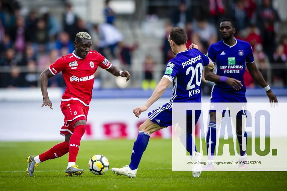 Royal Antwerp v RSC Anderlecht - Jupiler Pro League Play-Offs 1 ANTWERPEN, BELGIUM - MAY 12 : Daniele Opare defender of Antwerp, Sven Kums midfielder of Anderlecht during the Jupiler Pro League match between Royal Antwerp FC and RSC Anderlecht on May 12, 2019 in Antwerpen, Belgium, 12 05 2019 ( Photo Gregory Van Gansen Photonews ) Antwerpen Belgium