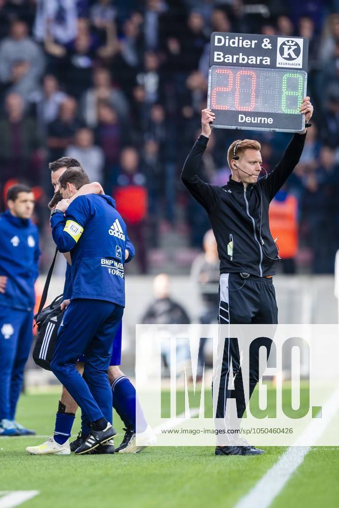 Royal Antwerp v RSC Anderlecht - Jupiler Pro League Play-Offs 1 ANTWERPEN, BELGIUM - MAY 12 : Sven Kums midfielder of Anderlecht pictured injured during the Jupiler Pro League match between Royal Antwerp FC and RSC Anderlecht on May 12, 2019 in Antwerpen, Belgium, 12 05 2019 ( Photo Gregory Van Gansen Photonews ) Antwerpen Belgium