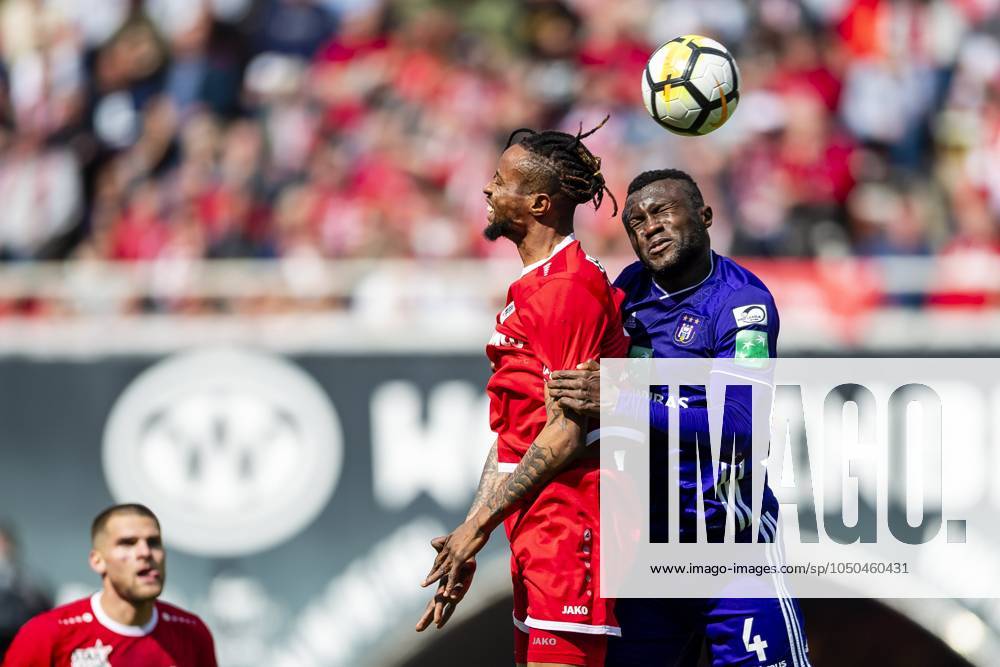 Royal Antwerp v RSC Anderlecht - Jupiler Pro League Play-Offs 1 ANTWERPEN, BELGIUM - MAY 12 : Bubacarr Sanneh defender of Anderlecht and Jonathan Bolingi Merikani forward of Antwerpduring the Jupiler Pro League match between Royal Antwerp FC and RSC Anderlecht on May 12, 2019 in Antwerpen, Belgium, 12 05 2019 ( Photo Gregory Van Gansen Photonews ) Antwerpen Belgium