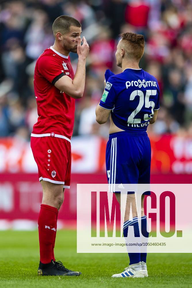 Royal Antwerp v RSC Anderlecht - Jupiler Pro League Play-Offs 1 ANTWERPEN, BELGIUM - MAY 12 : Dino Arslanagic defender of Antwerp, Adrien Trebel midfielder of Anderlecht during the Jupiler Pro League match between Royal Antwerp FC and RSC Anderlecht on May 12, 2019 in Antwerpen, Belgium, 12 05 2019 ( Photo Gregory Van Gansen Photonews ) Antwerpen Belgium