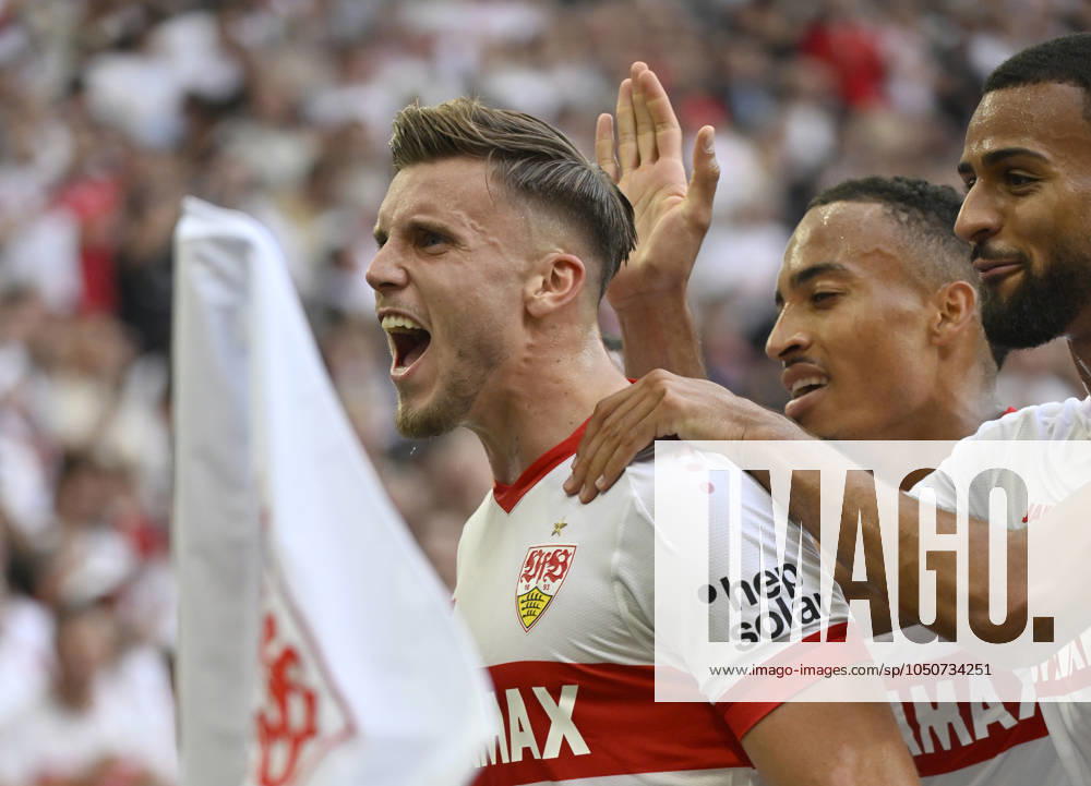 TOR zum 2:0 Ermedin Demirovic VfB Stuttgart (09) Torjubel Jamie Leweling VfB Stuttgart (18) Josha Vagnoman VfB Stuttgart (04) VfB Stuttgart vs Borussia Dortmund BVB 221.09.2024 DFL REGULATIONS PROHIBIT ANY USE OF PHOTOGRAPHS AS IMAGE SEQUENCES AND OR QUASI-VIDEO VfB Stuttgart vs Borussia Dortmund BVB