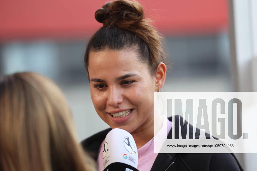 München, Deutschland 23. September 2024: Fussball, FRAUEN, GOOGLE PIXEL FRAUEN-BUNDESLIGA, Saison 2024 2025, FC Bayern München - TSG 1899 Hoffenheim, Campus Lena Oberdorf (FC Bayern München) Kopf, Portrait beim Interview