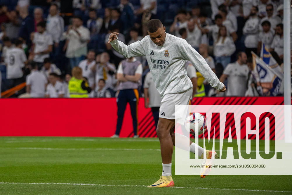 Real Madrid CF Vs Deportivo Alaves in Madrid, Spain - 24 Sept 2024 French footballer Kylian Mbappé seen in action during the 2024 2025 La Liga EA Sports week 7 football match between Real Madrid CF and Deportivo Alaves at Santiago Bernabeu stadium. Final score: Real Madrid CF 3 :2 Deportivo Alaves Madrid Spain