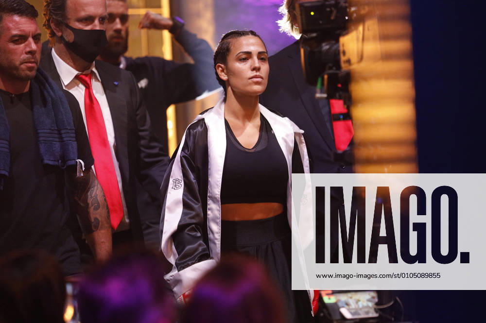 Elena Miras beim 2. Kampfabend von Das große SAT. Promiboxen in Die Halle Tor 2. Köln