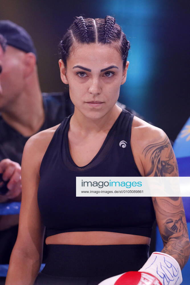 Elena Miras beim 2. Kampfabend von Das große SAT. Promiboxen in Die Halle Tor 2. Köln