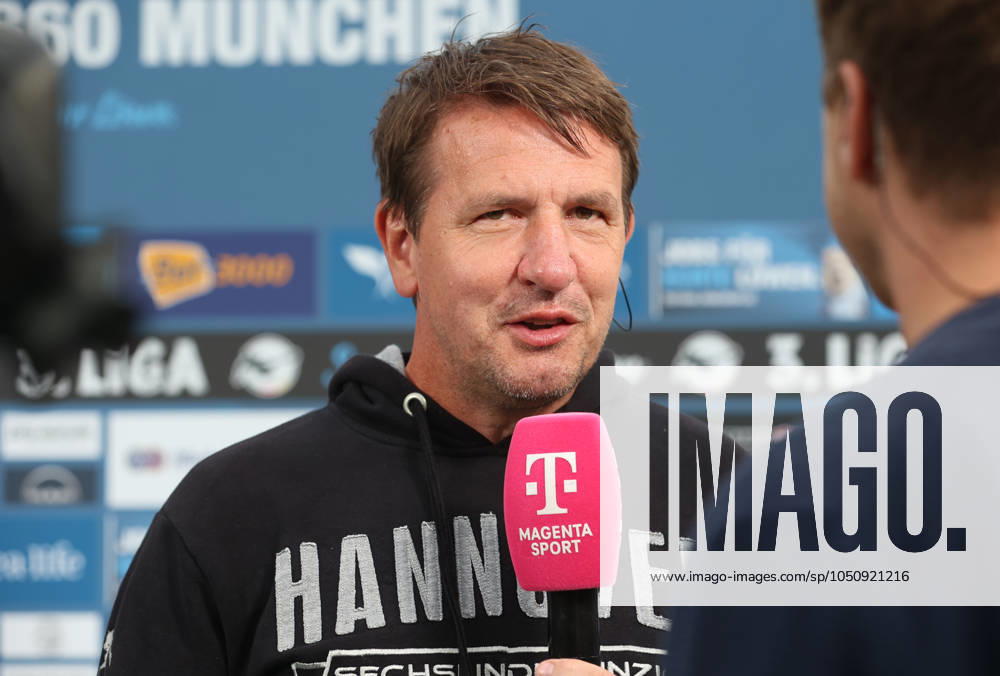 München, Deutschland, 25.September 2024: Fussball, Herren, 3.Liga, Saison 2024 2025, TSV 1860 München - Hannover 96 II, Grünwalder Stadion Daniel Stendel,Trainer (Hannover 96 II) beim Interview Magenta DFB regulations prohibit any use of photographs as image sequences and or quasi-video