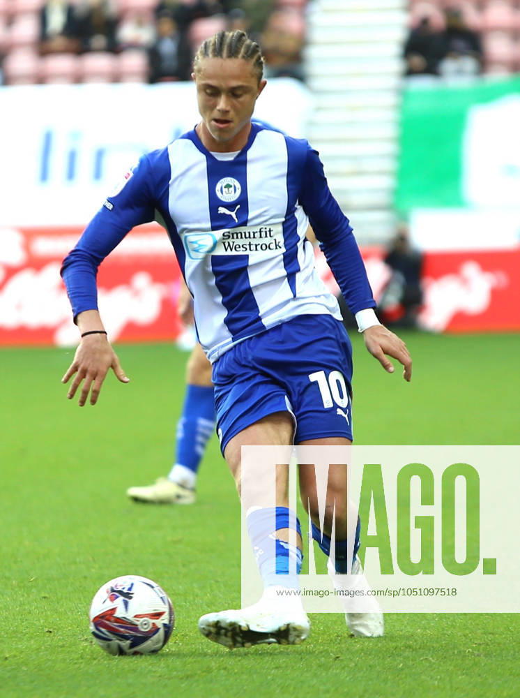Wigan Athletic v Exeter City EFL Sky Bet League 1 28 09 2024. Wigan Athletic midfielder Thelo Aasgaard (10) with ball during the EFL Sky Bet League 1 match between Wigan Athletic and Exeter City at the Brick Community Stadium, Wigan, England on 28 September 2024. Wigan Brick Community Stadium Greater Manchester England Editorial use only DataCo restrictions apply See www.football-dataco.com ,